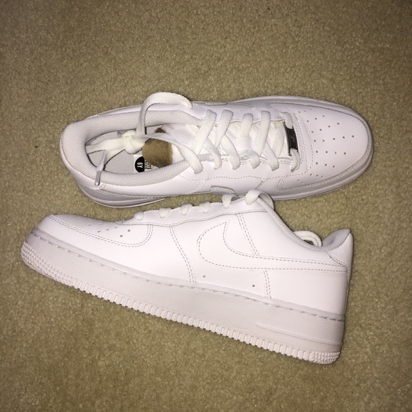 NWT White Nike Air Force 1s - Picture 1 of 5